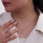 پلاک نقره زنانه طرح بیضی با نگین مرکزی و میکروست 1000150068 - Image 2