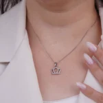 پلاک نقره طرح تاج نگین‌دار زنانه شمیم سیلور 100150033 - Image 2