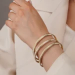 النگو نقره زنانه دو رنگ طرح شیاردار عیار 925 - Image 2