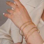 النگو نقره زنانه ظریف طرح بیضی خطی عیار 925 - Image 2
