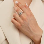 انگشتر نقره زنانه طرح گره پیوند مدرن عیار 925 - Image 2